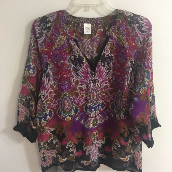 Bila Tops - Bila blouse- no rips or stains, beautiful top🦋